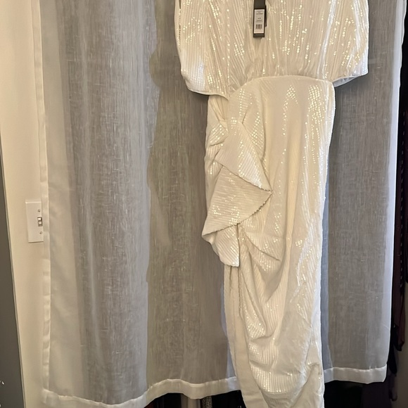 BCBG MAXAZRIA Blaze Sequin Gown - Picture 4 of 6